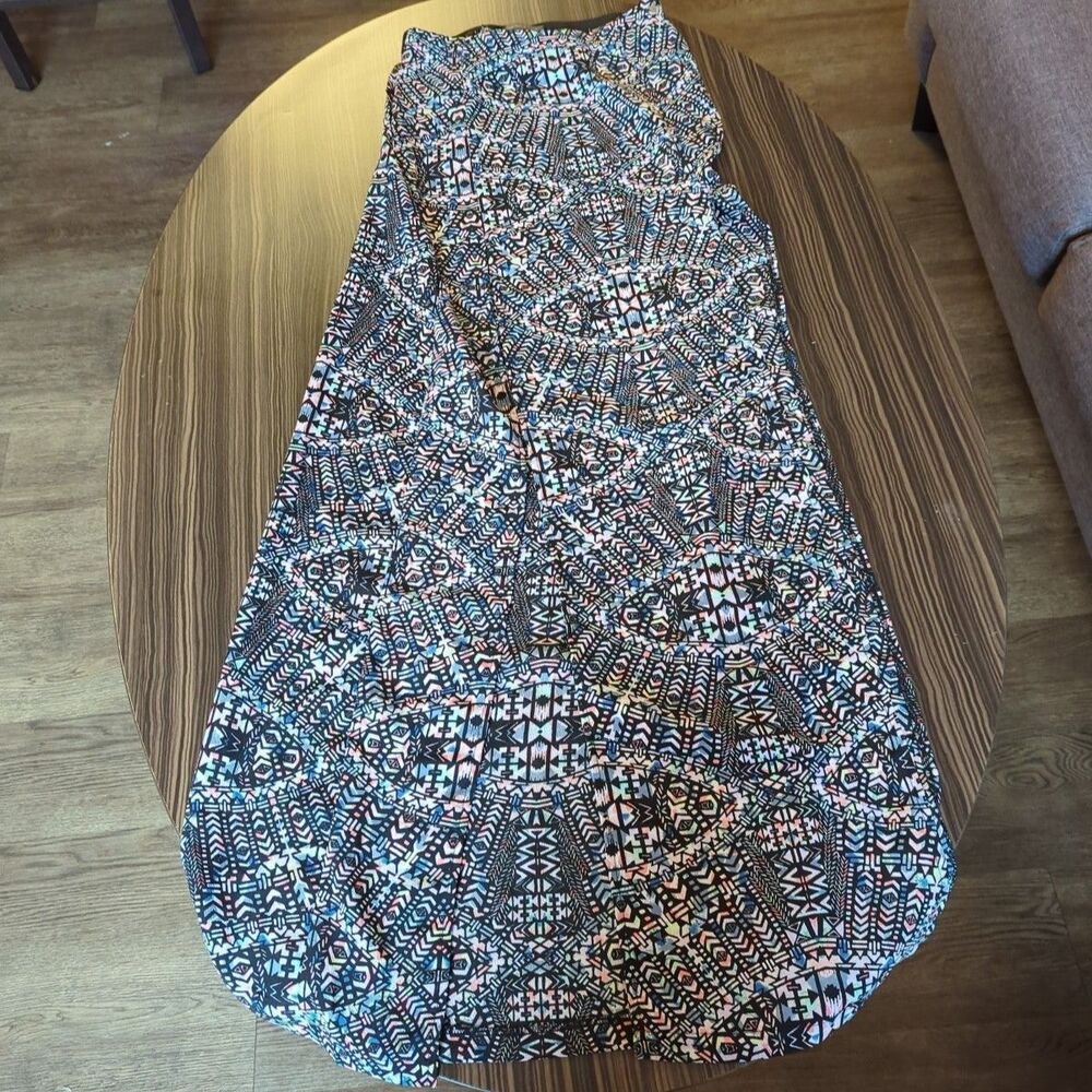 Kendall & Kylie Boho Art Deco Printed Size Small Maxi Skirt‎ with Slits